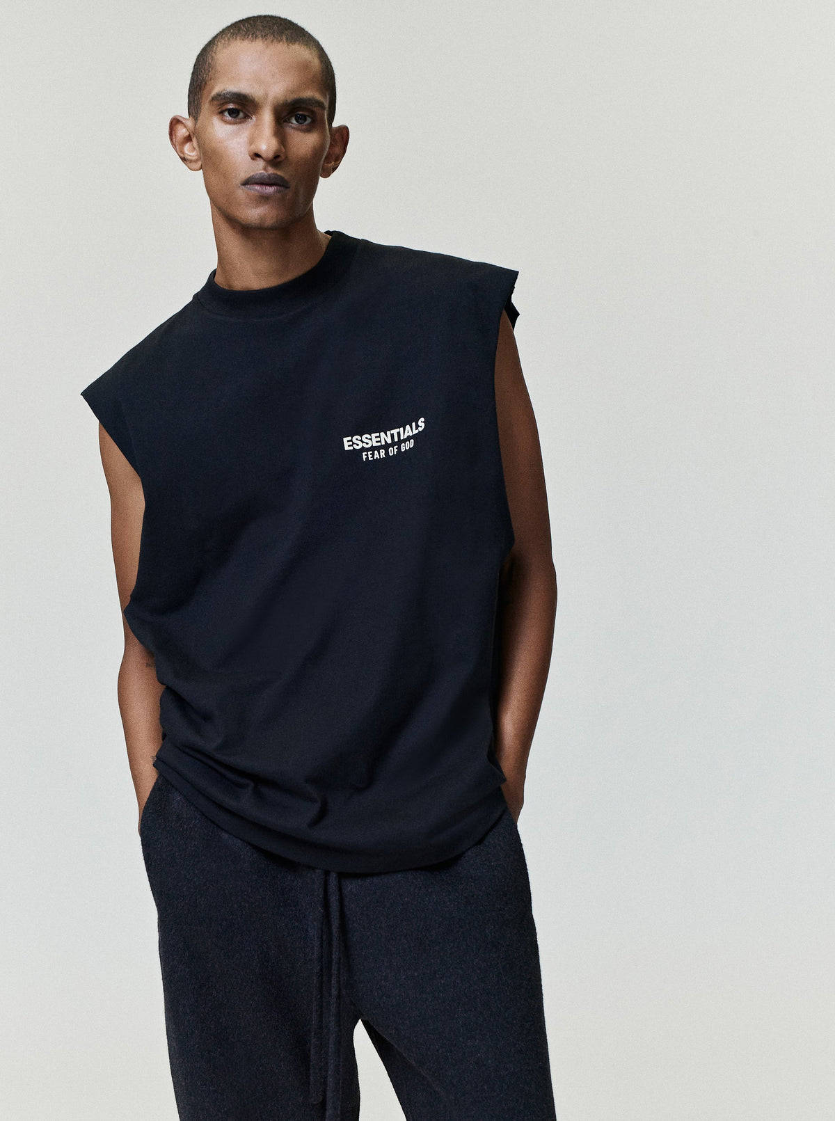 Essentials FW26 Classic Cut-Off - Vintage Black - Image 1