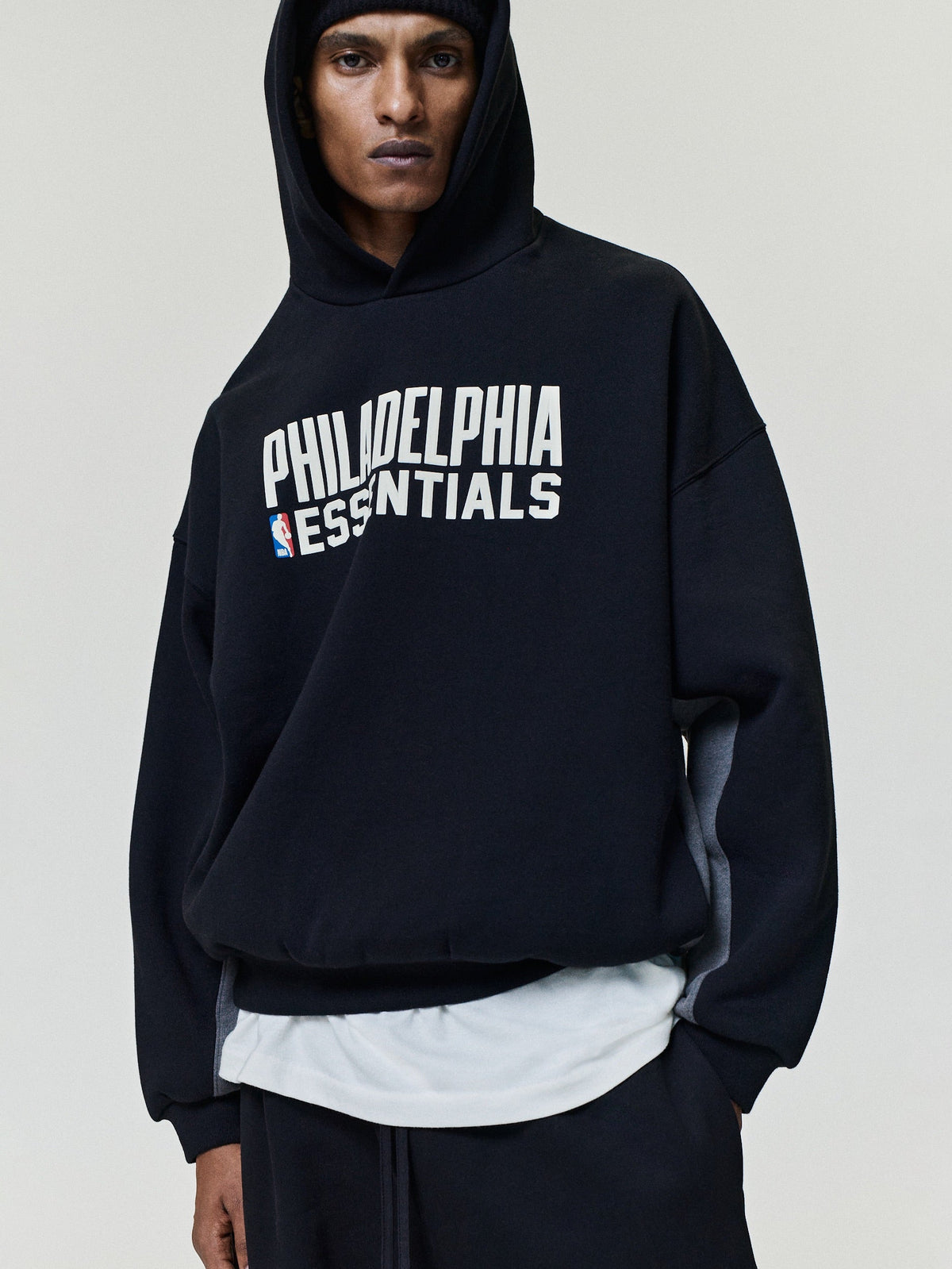 Sixers 90s Relaxed Hoodie - Black - Image 1
