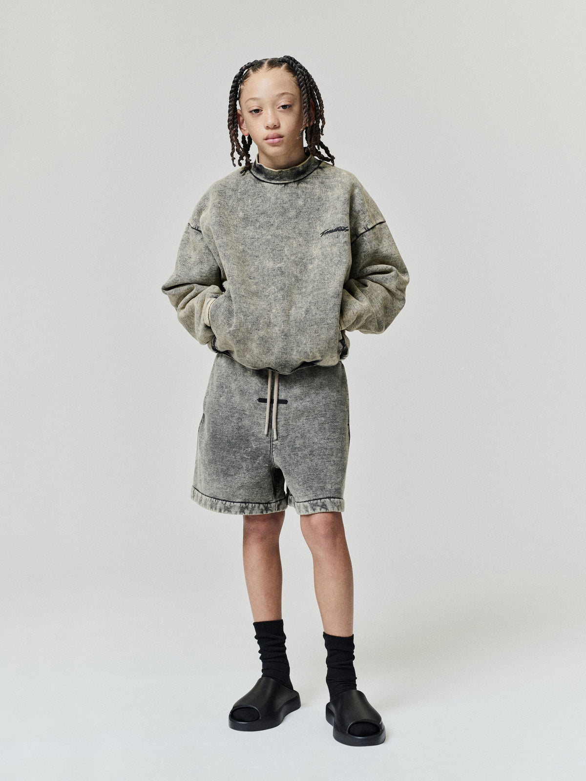 Kids Classic Raglan Hi-Crewneck - Sulphur Black Cloud Wash - Image 1