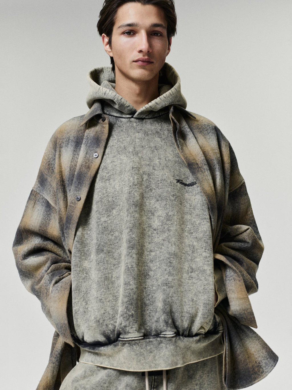 Classic Raglan Hoodie - Sulphur Black Cloud Wash - Image 3