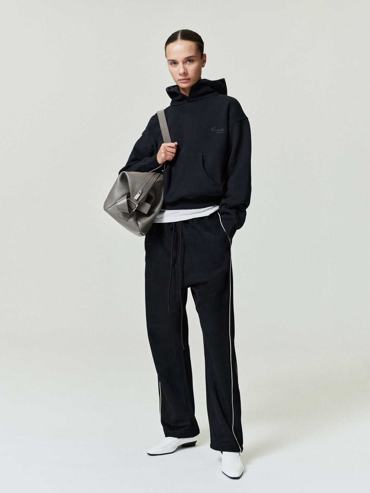 Womens Suede Fleece Signature Relaxed Pant - Vintage Black - Image 1